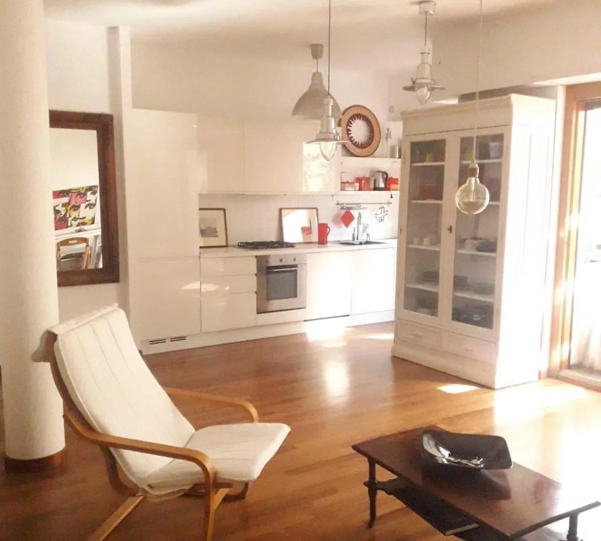 Sunny And Bright Apt Near St Peter Square location